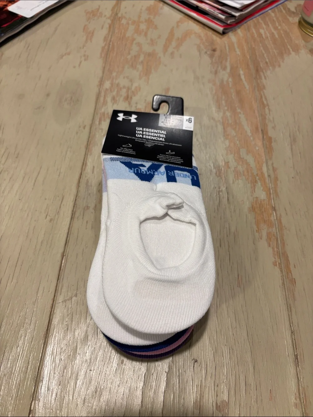 Under Armour lightweight ultra low tab socks
